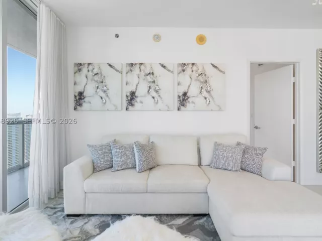 2-bedroom condo for sale in Miami - 475 Brickell Ave 4315 - MondialRealty