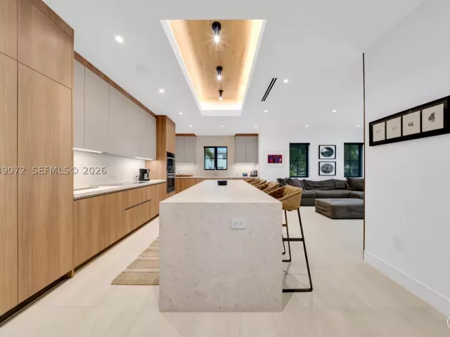 5-bedroom home for sale in Coral Gables - 5111 Alhambra Cir - MondialRealty