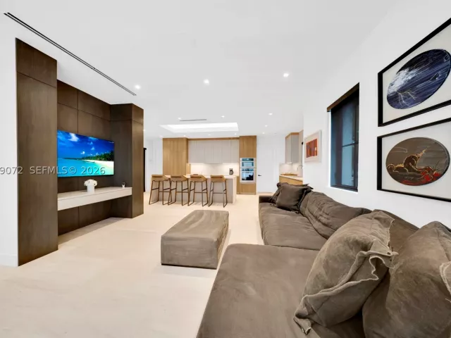 5-bedroom home for sale in Coral Gables - 5111 Alhambra Cir - MondialRealty