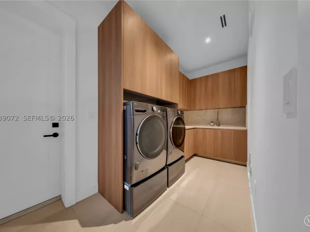 5-bedroom home for sale in Coral Gables - 5111 Alhambra Cir - MondialRealty