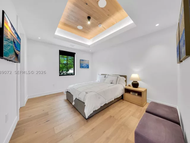 5-bedroom home for sale in Coral Gables - 5111 Alhambra Cir - MondialRealty