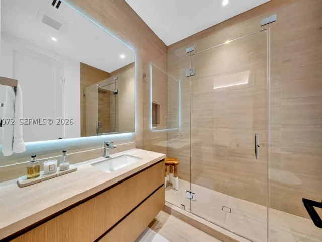 5-bedroom home for sale in Coral Gables - 5111 Alhambra Cir - MondialRealty