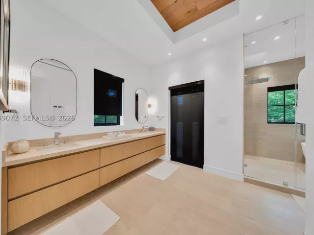 5-bedroom home for sale in Coral Gables - 5111 Alhambra Cir - MondialRealty