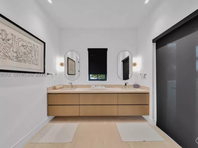 5-bedroom home for sale in Coral Gables - 5111 Alhambra Cir - MondialRealty