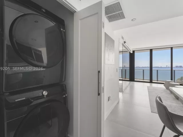 2-bedroom condo for sale in Miami - 460 NE 28th St 805 - MondialRealty