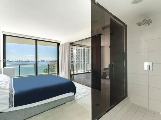 2-bedroom condo for sale in Miami - 460 NE 28th St 805 - MondialRealty