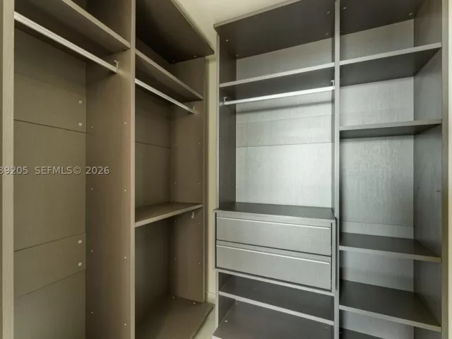 2-bedroom condo for sale in Miami - 460 NE 28th St 805 - MondialRealty
