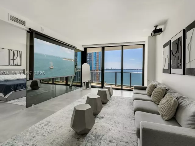 2-bedroom condo for sale in Miami - 460 NE 28th St 805 - MondialRealty