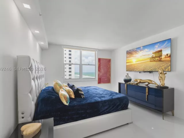 1-bedroom condo for sale in Hollywood - 2501 S Ocean Dr 908 - MondialRealty