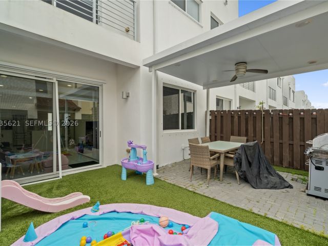 3-bedroom home for sale in Doral - 10294 NW 71st Ter - MondialRealty