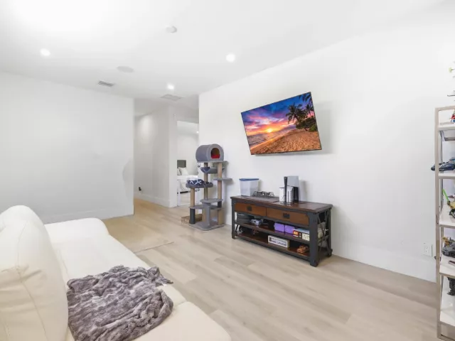 4-bedroom home for sale in West Palm Beach - 740 Winters Street - MondialRealty