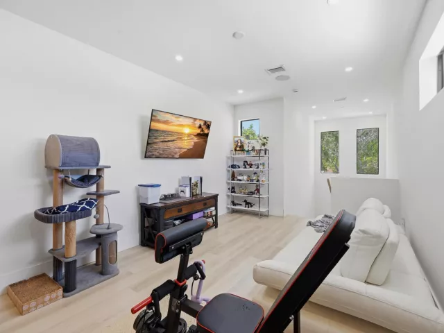 4-bedroom home for sale in West Palm Beach - 740 Winters Street - MondialRealty