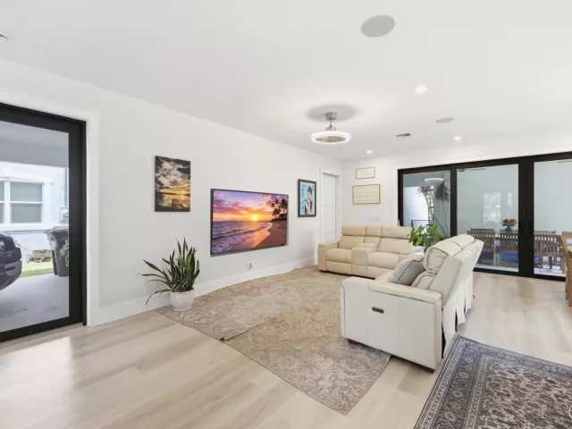4-bedroom home for sale in West Palm Beach - 740 Winters Street - MondialRealty