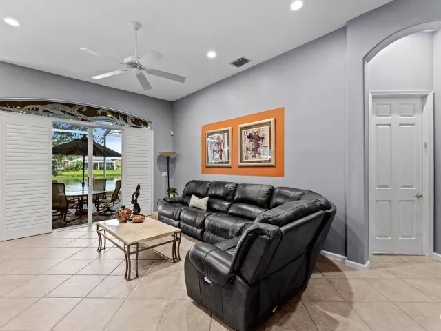 2-bedroom home for sale in Delray Beach - 7188 Demedici Circle - MondialRealty