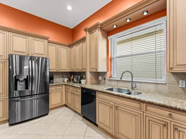 2-bedroom home for sale in Delray Beach - 7188 Demedici Circle - MondialRealty