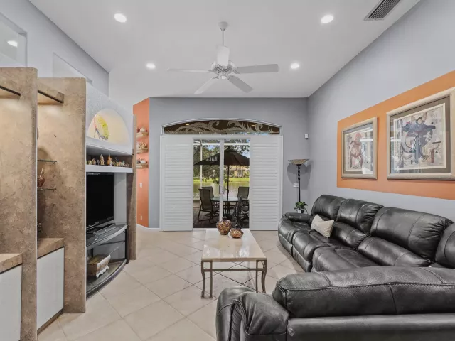 2-bedroom home for sale in Delray Beach - 7188 Demedici Circle - MondialRealty