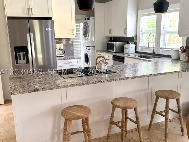 3-bedroom home for rent in Miami - 2434 SW 15th St 2434 - MondialRealty