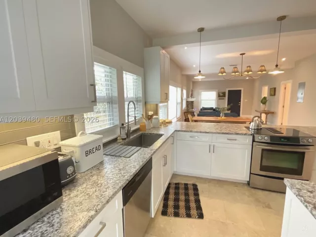 3-bedroom home for rent in Miami - 2434 SW 15th St 2434 - MondialRealty