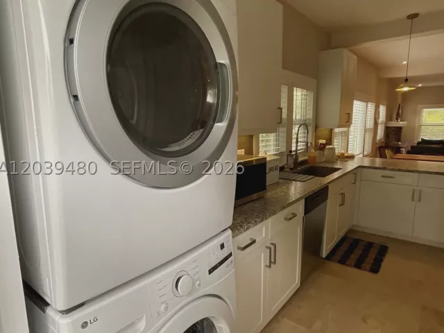 3-bedroom home for rent in Miami - 2434 SW 15th St 2434 - MondialRealty
