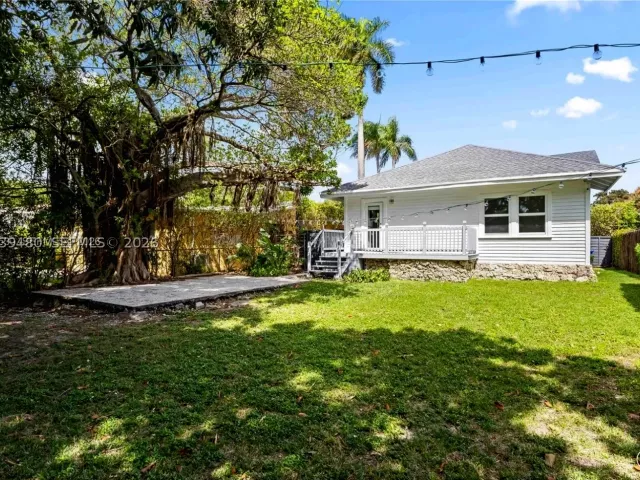 3-bedroom home for rent in Miami - 2434 SW 15th St 2434 - MondialRealty