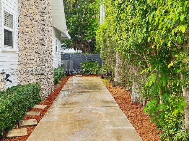 3-bedroom home for rent in Miami - 2434 SW 15th St 2434 - MondialRealty