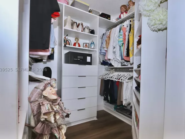 1-bedroom condo for rent in Aventura - 1000 Island Blvd 2005 - MondialRealty