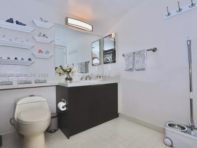 1-bedroom condo for rent in Aventura - 1000 Island Blvd 2005 - MondialRealty