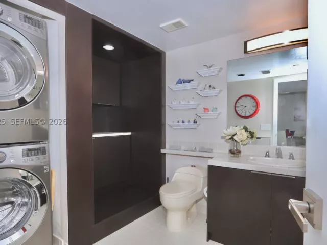 1-bedroom condo for rent in Aventura - 1000 Island Blvd 2005 - MondialRealty