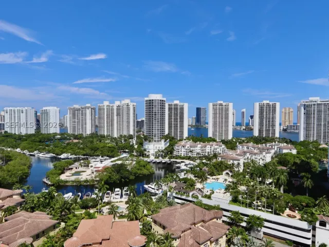 1-bedroom condo for rent in Aventura - 1000 Island Blvd 2005 - MondialRealty