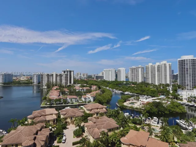 1-bedroom condo for rent in Aventura - 1000 Island Blvd 2005 - MondialRealty