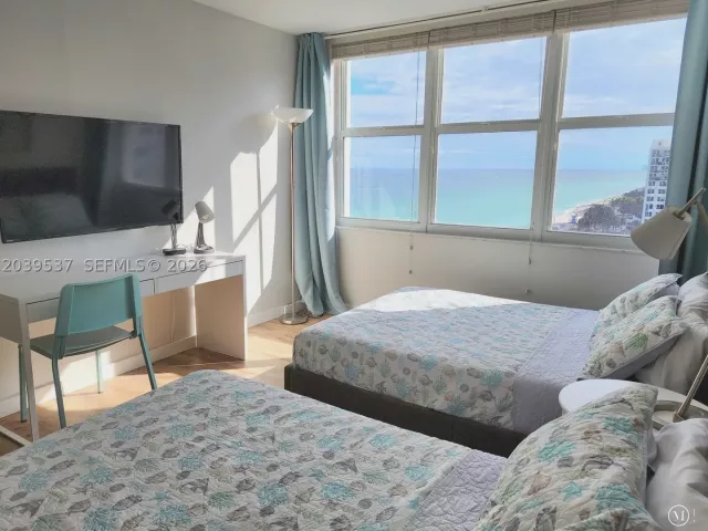 2-bedroom condo for rent in Hollywood - 2751 S Ocean Dr 1406S - MondialRealty