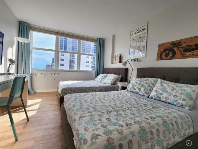 2-bedroom condo for rent in Hollywood - 2751 S Ocean Dr 1406S - MondialRealty