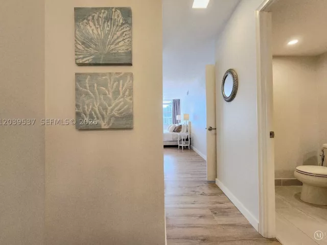 2-bedroom condo for rent in Hollywood - 2751 S Ocean Dr 1406S - MondialRealty