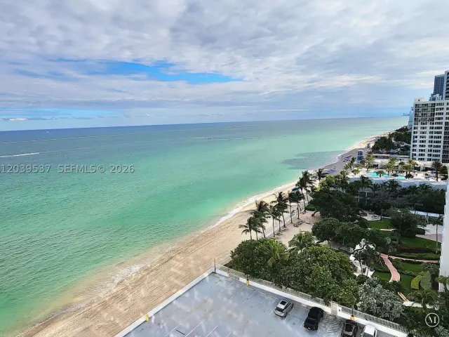 2-bedroom condo for rent in Hollywood - 2751 S Ocean Dr 1406S - MondialRealty
