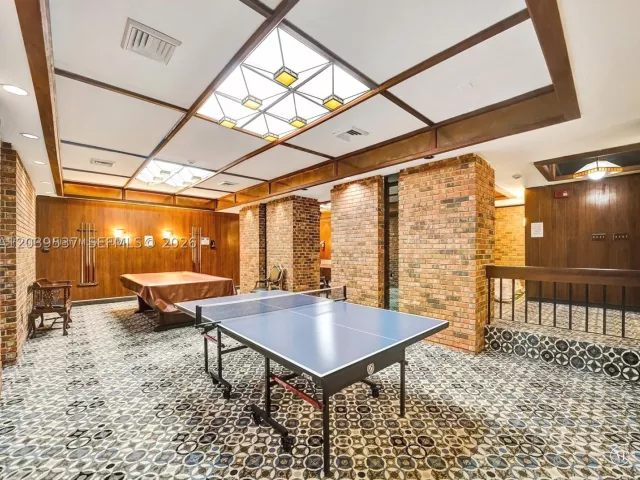 2-bedroom condo for rent in Hollywood - 2751 S Ocean Dr 1406S - MondialRealty