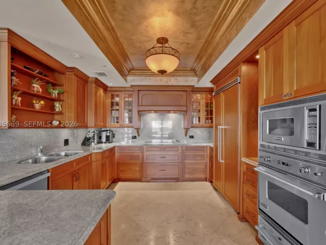 3-bedroom condo for rent in Miami Beach - 2244 Fisher Island Dr 3404 - MondialRealty