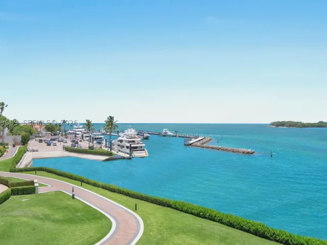 3-bedroom condo for rent in Miami Beach - 2244 Fisher Island Dr 3404 - MondialRealty