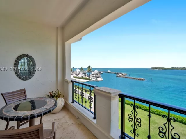 3-bedroom condo for rent in Miami Beach - 2244 Fisher Island Dr 3404 - MondialRealty