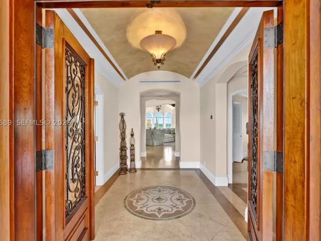 3-bedroom condo for rent in Miami Beach - 2244 Fisher Island Dr 3404 - MondialRealty