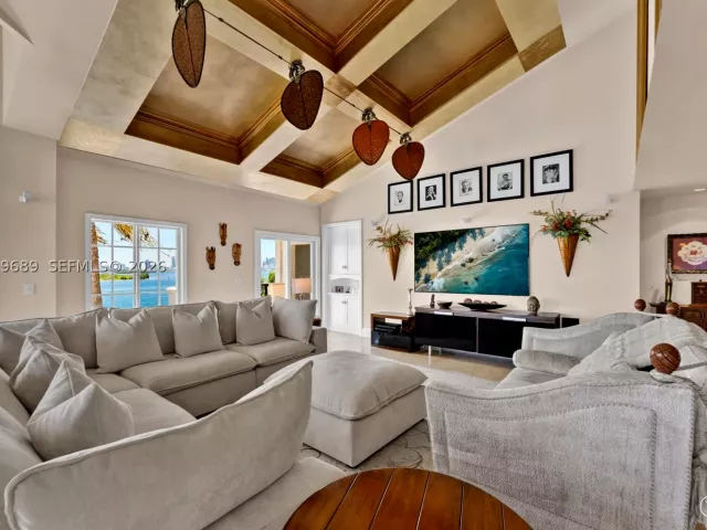 3-bedroom condo for rent in Miami Beach - 2244 Fisher Island Dr 3404 - MondialRealty