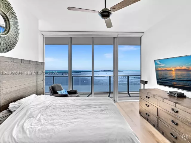 2-bedroom condo for rent in Miami - 1300 E Brickell Bay Dr 4202 - MondialRealty