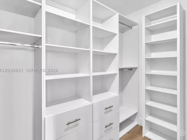 2-bedroom condo for rent in Miami - 1300 E Brickell Bay Dr 4202 - MondialRealty