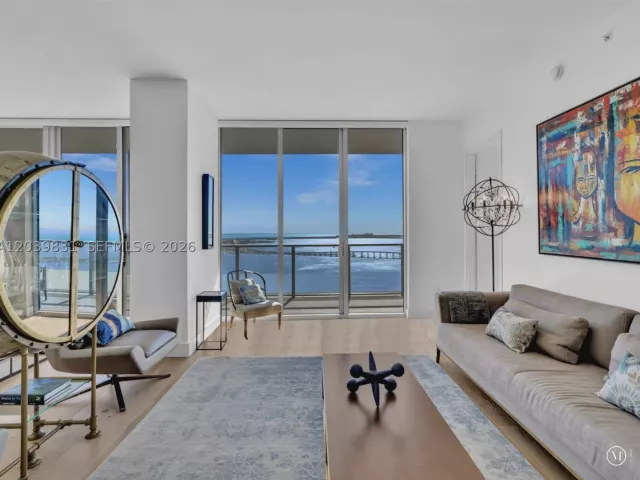 2-bedroom condo for rent in Miami - 1300 E Brickell Bay Dr 4202 - MondialRealty