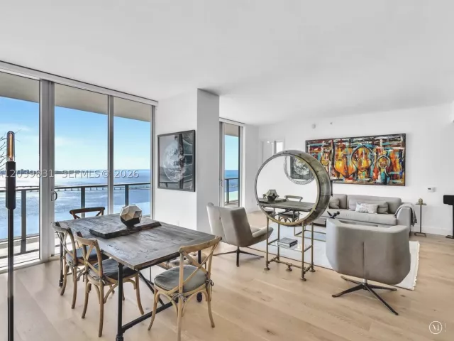 2-bedroom condo for rent in Miami - 1300 E Brickell Bay Dr 4202 - MondialRealty