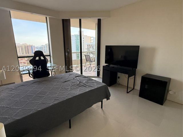 2-bedroom condo for rent in Aventura - 20191 E Country Club Dr TS8 - MondialRealty