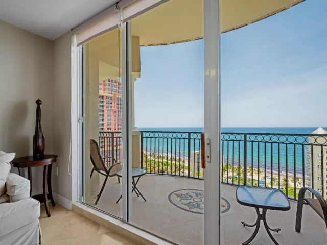 2-bedroom condo for sale in Fort Lauderdale - 2011 N Ocean Boulevard 1606 - MondialRealty