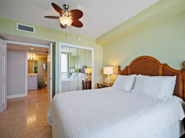 2-bedroom condo for sale in Fort Lauderdale - 2011 N Ocean Boulevard 1606 - MondialRealty