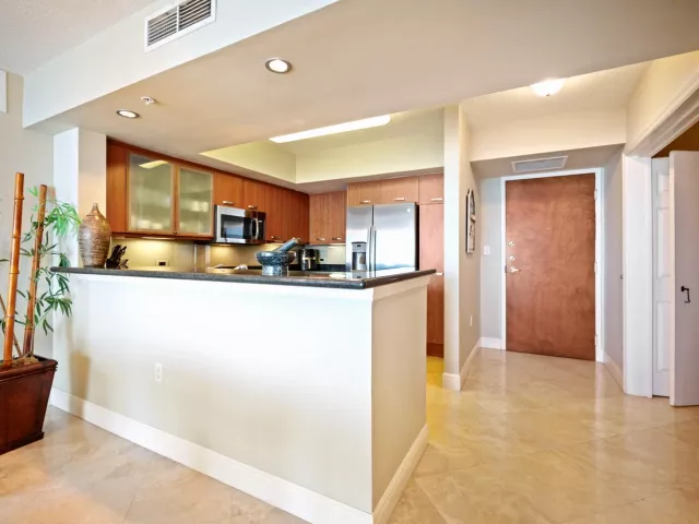 2-bedroom condo for sale in Fort Lauderdale - 2011 N Ocean Boulevard 1606 - MondialRealty