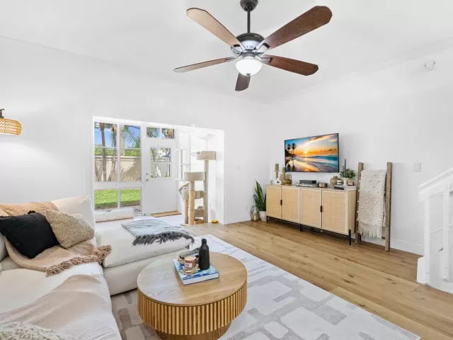 2-bedroom home for sale in Delray Beach - 809 Kokomo Key Lane - MondialRealty