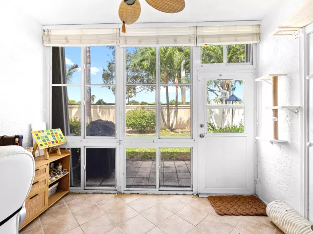2-bedroom home for sale in Delray Beach - 809 Kokomo Key Lane - MondialRealty
